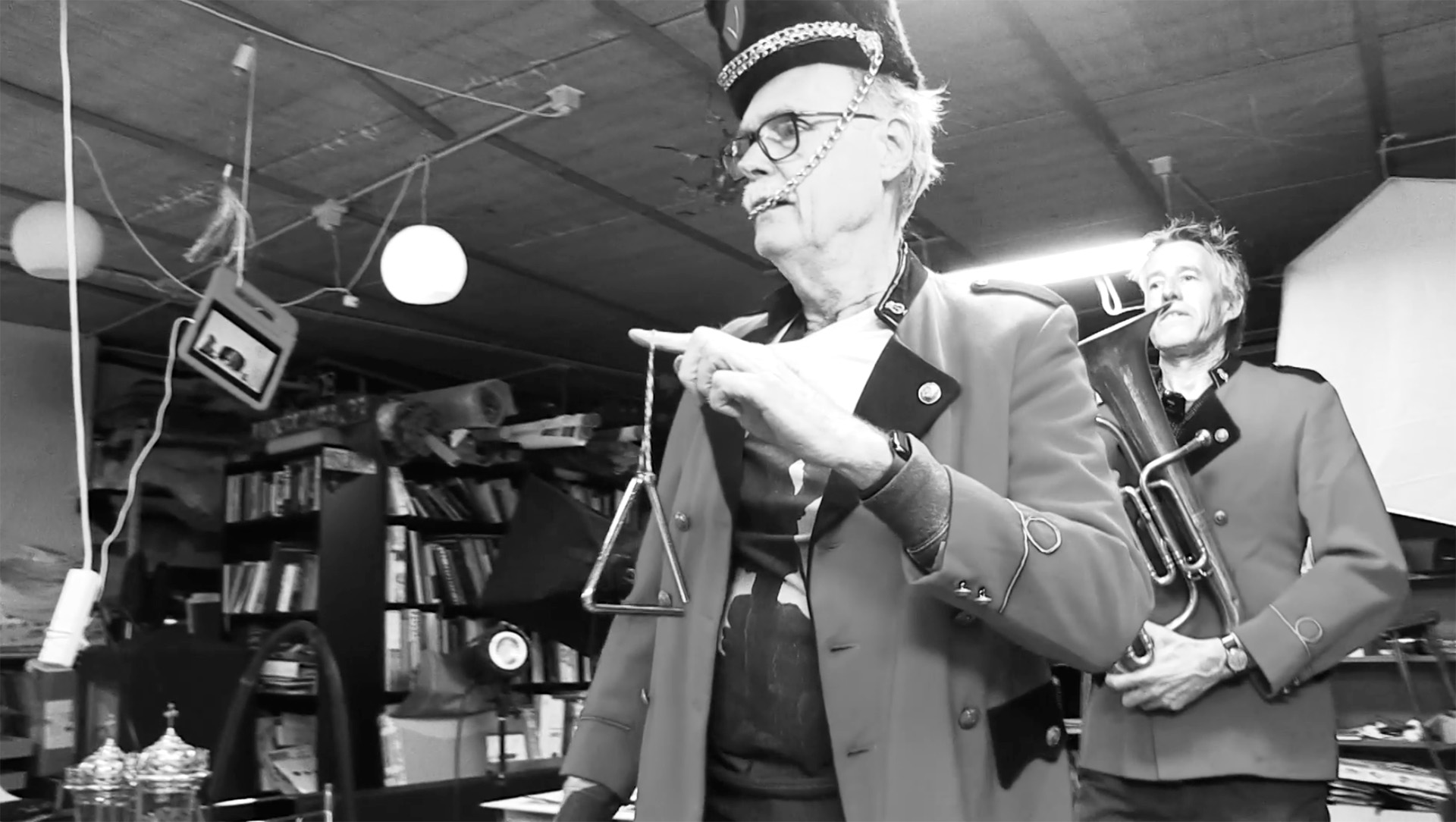 ABSURD: vier kunstenaars, vier filosofen, zeven uur film zonder knip